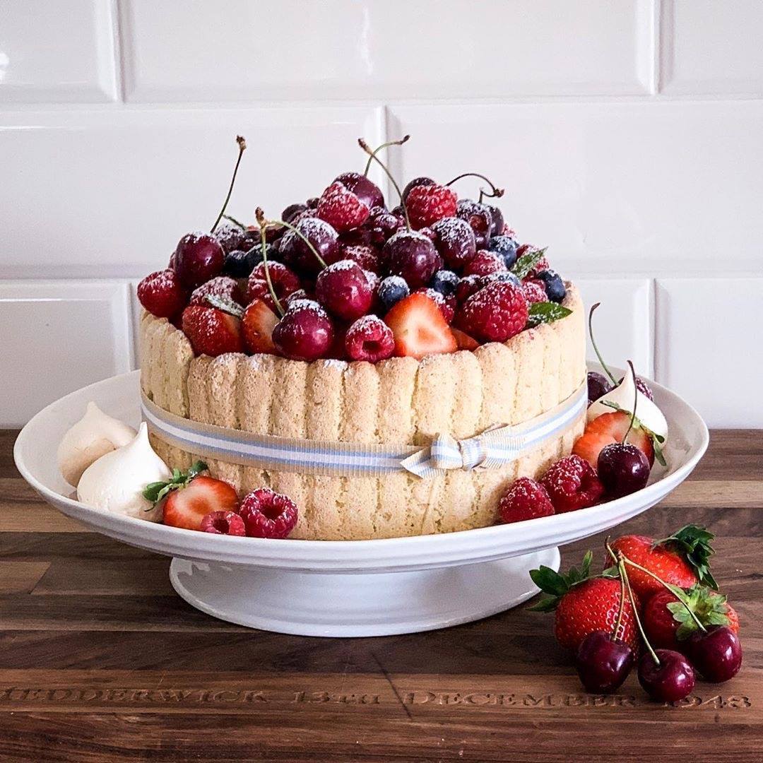 Sophie Conran Footed Cake Plate